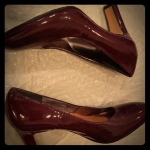 Taryn Rose, 3" heel, closed door, burgundy red